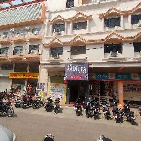 Hotel Aaditya Palace Bhusawal Екстер'єр фото