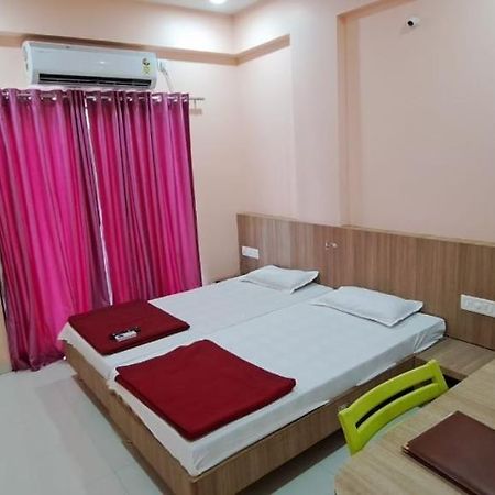 Hotel Aaditya Palace Bhusawal Екстер'єр фото