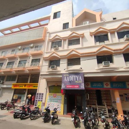 Hotel Aaditya Palace Bhusawal Екстер'єр фото